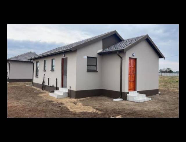 2 BEDROOM HOUSE FOR SALE IN WINDMILL PARK EXT